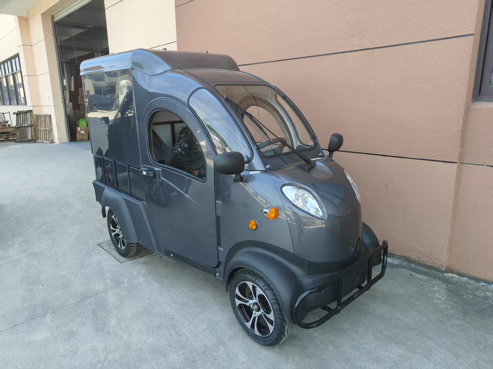 Manufacturer-Supplied Mini Electric Cargo Van New Energy Vehicle Alternative Traditional City Cargo Trucks with EEC L6e Certification