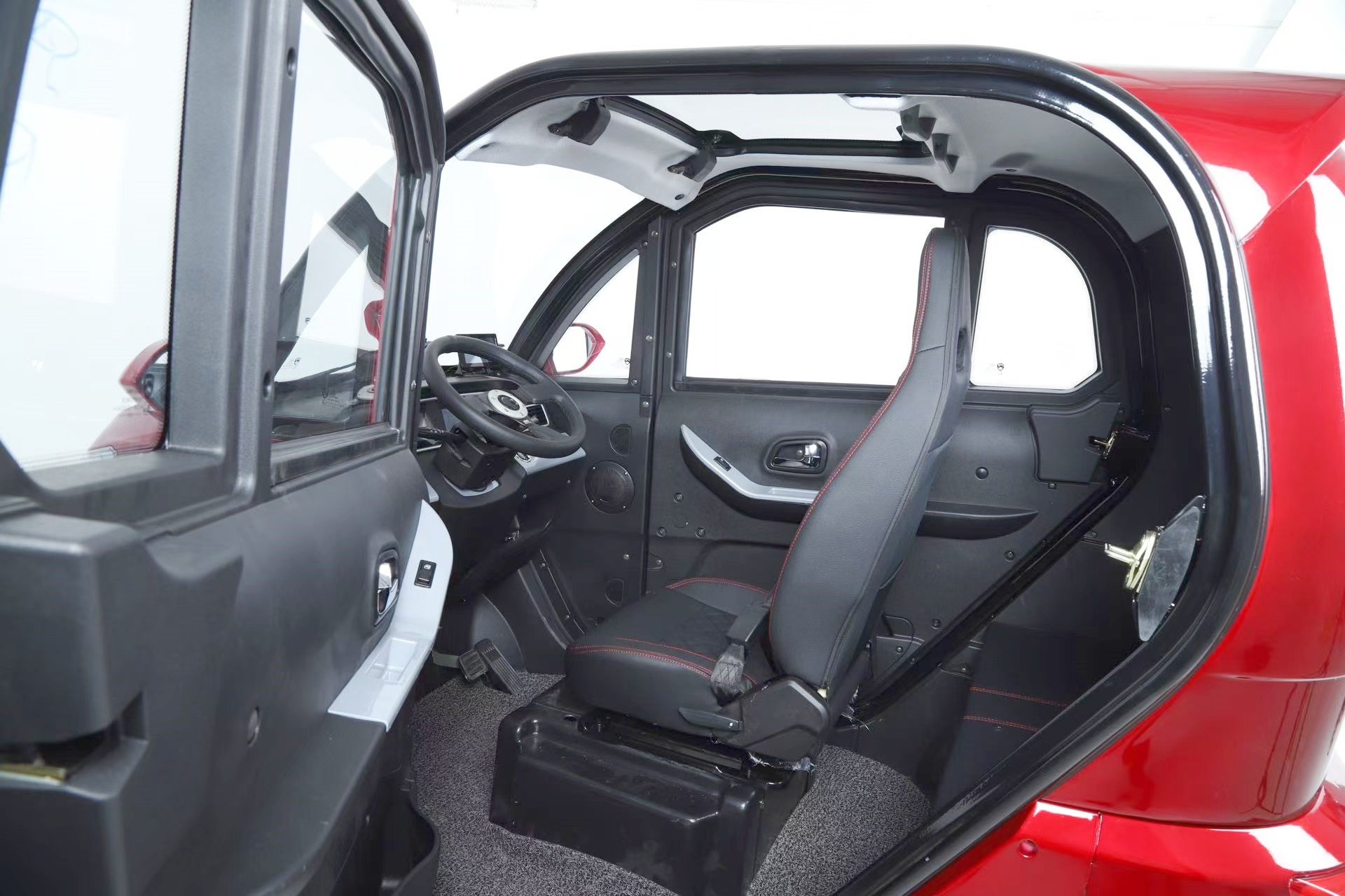 Hot Sale EEC L6e Certification New Energy Adult Four Wheel Mini Electric Small Car 4 Seater Made in China With Cheap Price