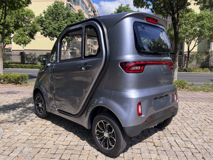 China Cheap Low Speed 45km/h Mini Electric Car Cabin Scooter with EEC L6e No Need Driving Licenser